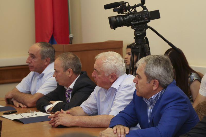 Меры по предупреждению негативных последствий паводков обсудили в Правительстве РД