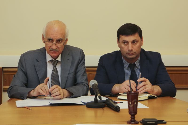 Меры по предупреждению негативных последствий паводков обсудили в Правительстве РД