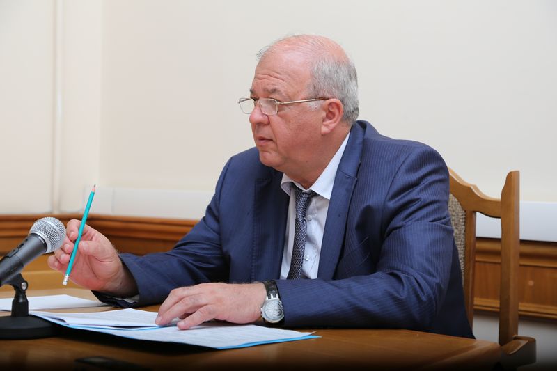 Анатолий Карибов провел заседание санитарно-противоэпидемической комиссии