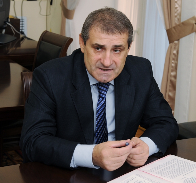 Р. Газимагомедов рассказал об итогах встреч Президента РД с руководителями ОАО «НК «Роснефть» и ОАО «Газпром»