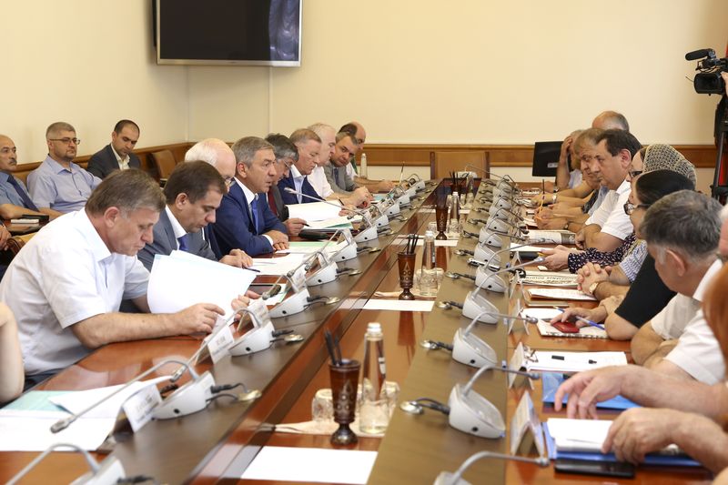 В Правительстве Дагестана состоялась встреча с руководителями общественных организаций