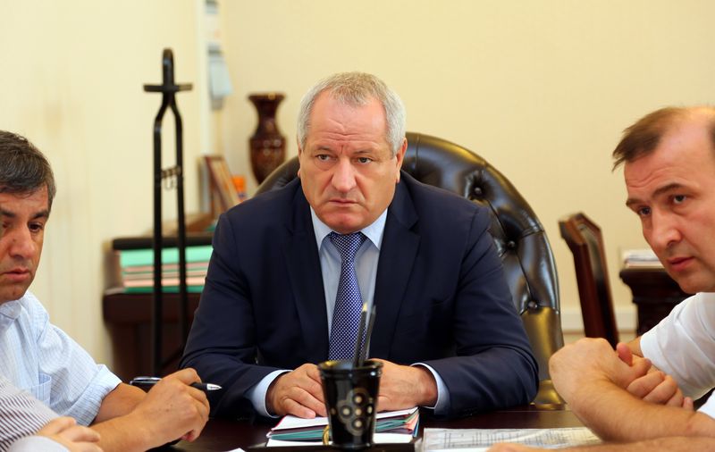 Рамазан Алиев провел совещание по вопросам открытия троллейбусного маршрута между Махачкалой и Каспийском