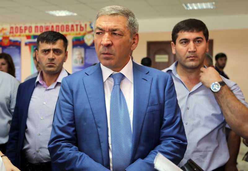 Председатель Правительства Дагестана проверил готовность ряда махачкалинских школ ко Дню знаний