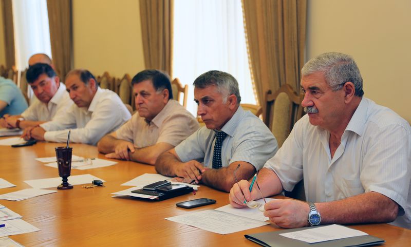 В Правительстве Дагестана обсуждались вопросы предоставления жилья детям-сиротам