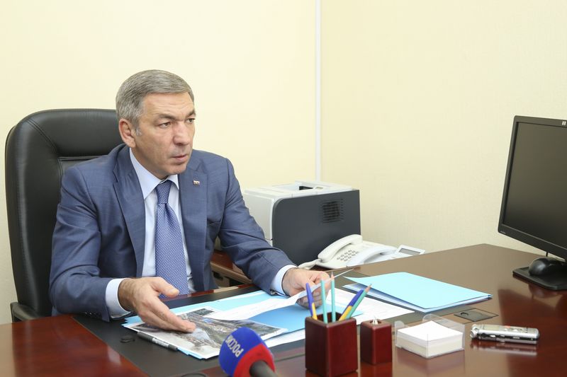 Абдусамад Гамидов провел прием граждан в Общественной приемной Президента России