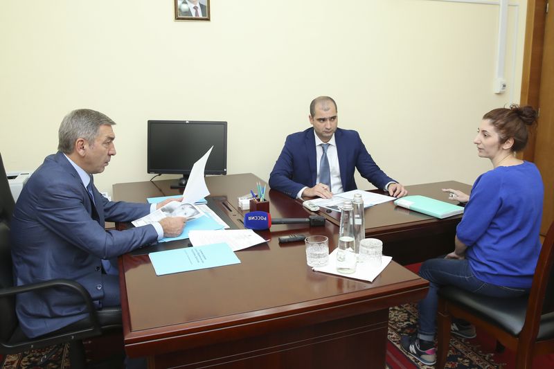 Абдусамад Гамидов провел прием граждан в Общественной приемной Президента России