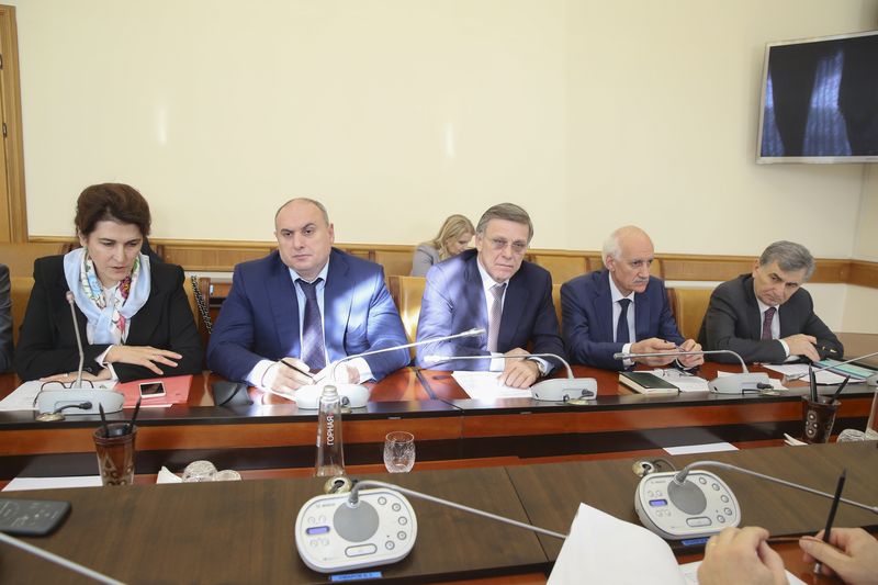 В Правительстве Дагестана обсудили эпидемическую обстановку в Махачкале