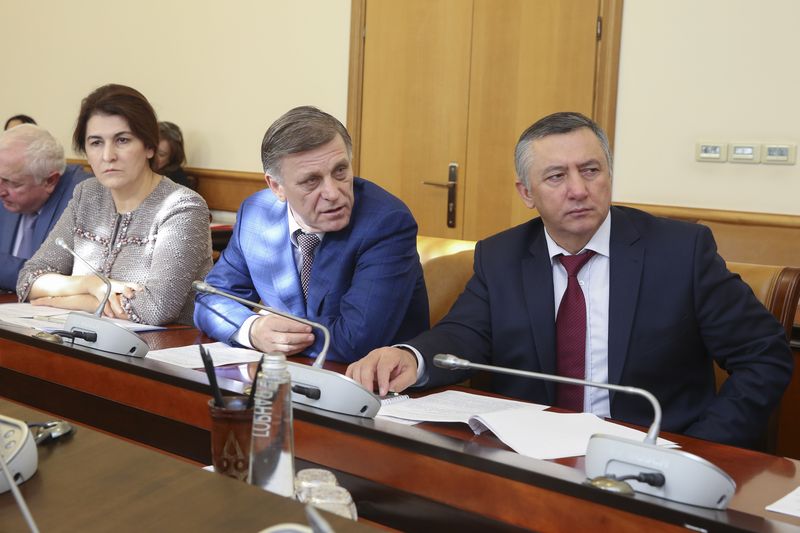Абдусамад Гамидов: «Штаб будет работать в плотном режиме до тех пор, пока проблему не решим!»