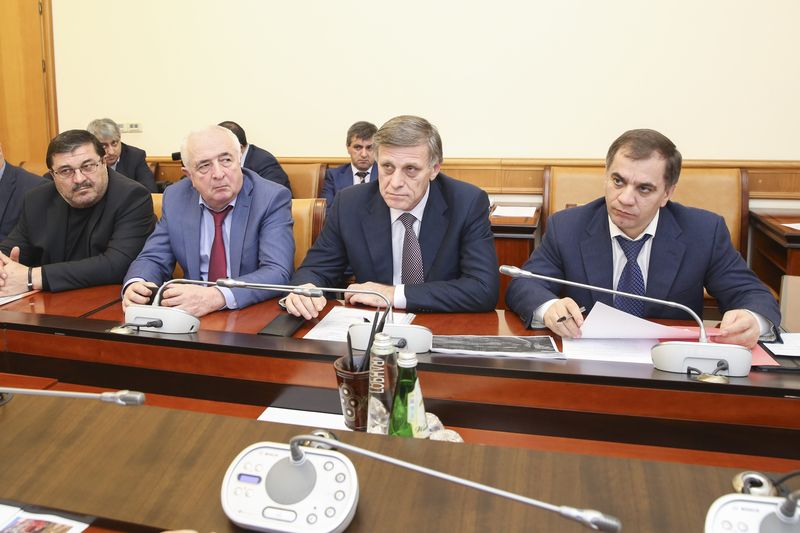 В Правительстве Дагестана обсудили вопрос готовности объектов, планируемых к вводу до конца текущего года