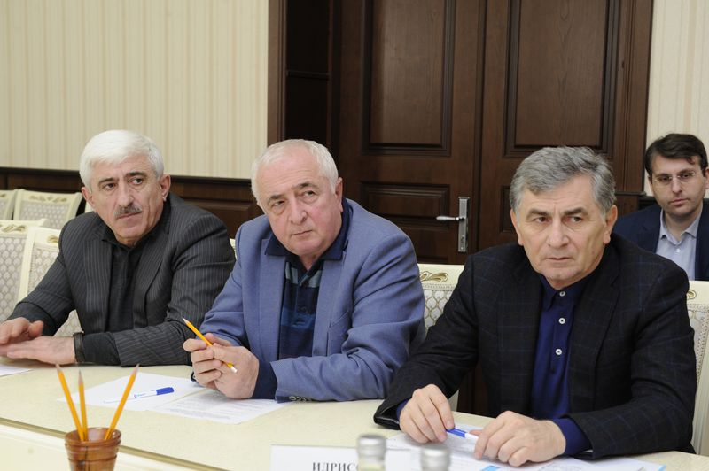 Абдусамад Гамидов в Дербенте провел совещание по вопросам переселения граждан из ветхого и аварийного жилья