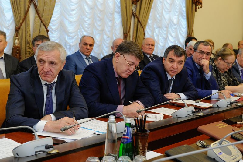 В Махачкале прошло последнее заседание Правительства в уходящем году