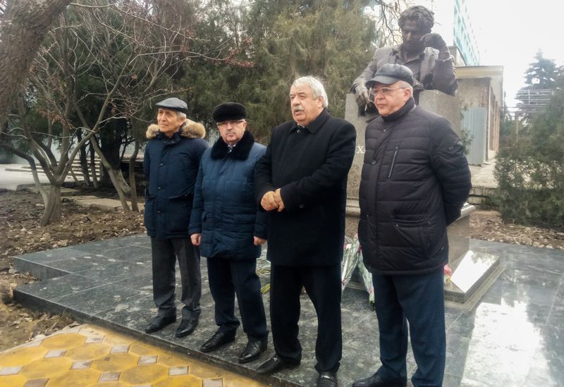 Памятник Юсупу Хаппалаеву открыли в Махачкале