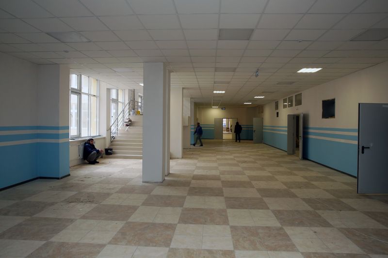 В здании будущей современной школы в г. Каспийске завершены строительно-монтажные работы