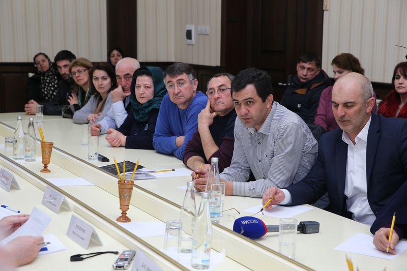 Очередная встреча Абдусамада Гамидова с инициативной группой горожан прошла в Дербенте