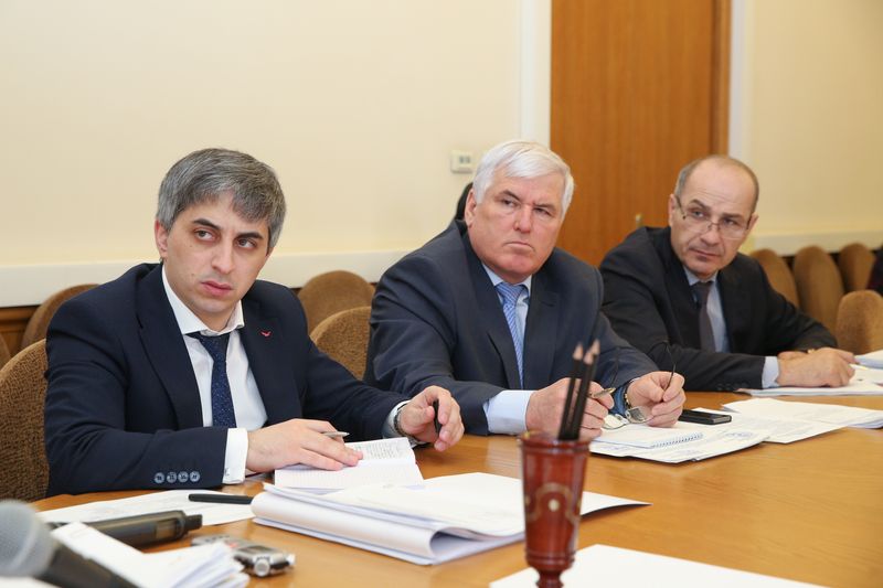 В Правительстве Дагестана обсуждены вопросы работы подведомственных унитарных предприятий и учреждений