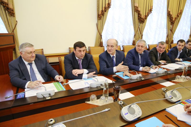 Под руководством Рамазана Алиева обсуждены вопросы организации проектной деятельности в Дагестане