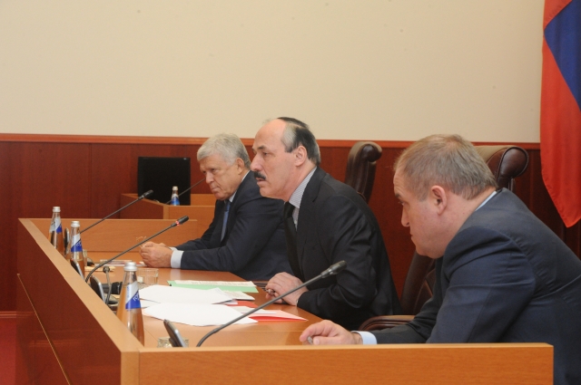 Рамазан Абдулатипов: «Ротация кадров должна быть и по горизонтали, и по вертикали». 