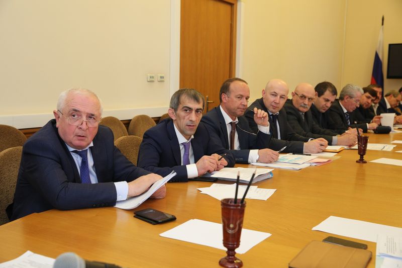 В Правительстве Дагестана обсуждены направления стратегического развития РФ «ЖКХ и городская среда»