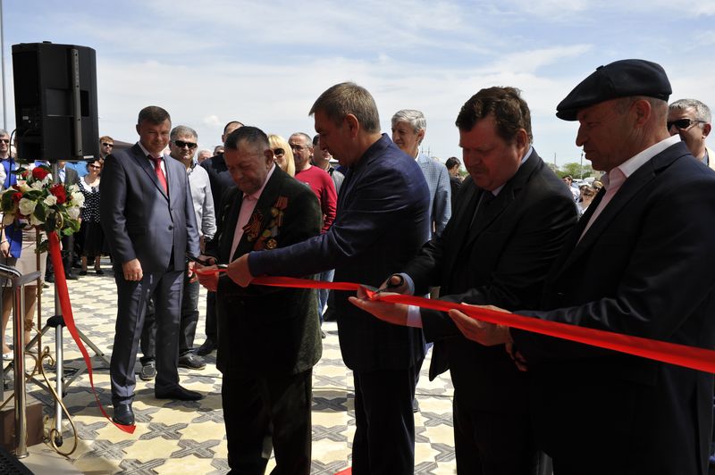 Абдусамад Гамидов принял участие в церемонии открытия нового автовокзала в Кизляре