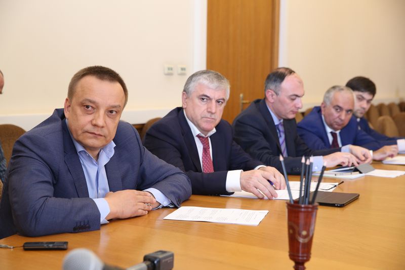 Вопросы взаимодействия органов власти с кредитными учреждениями обсудили в Правительстве Дагестана