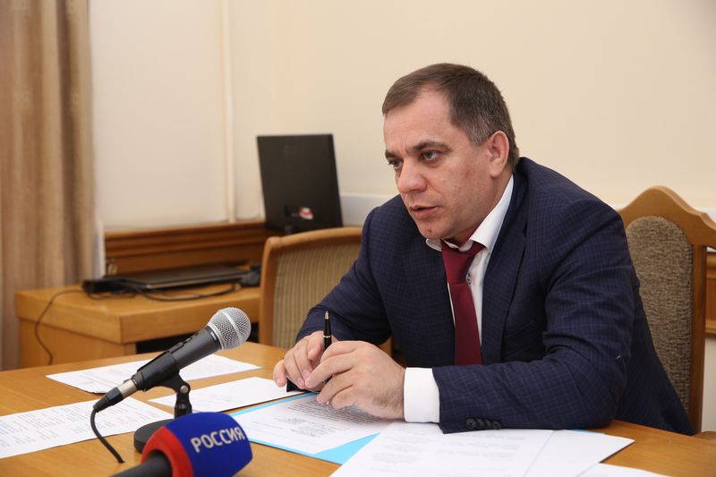 Вопросы взаимодействия органов власти с кредитными учреждениями обсудили в Правительстве Дагестана