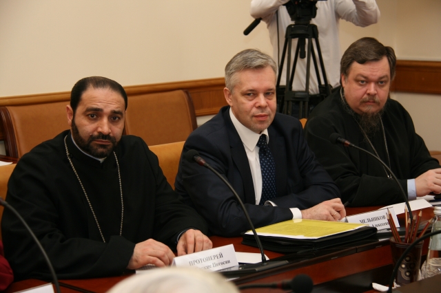 А.Карибов провел встречу с членами Комиссии по гармонизации межнациональных и межрелигиозных отношений Совета по взаимодействию с религиозными объединениями при Президенте РФ