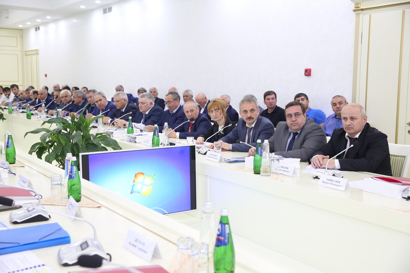 Под руководством Джамбулата Хатуова и Абдусамада Гамидова обсуждены перспективы развития мелиоративного комплекса Дагестана