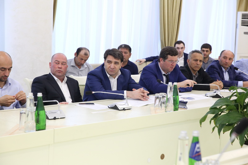 Под руководством Джамбулата Хатуова и Абдусамада Гамидова обсуждены перспективы развития мелиоративного комплекса Дагестана