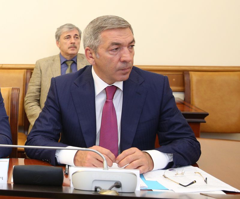 Под руководством Льва Кузнецова в Махачкале обсуждены вопросы развития  топливно-энергетического комплекса Дагестана