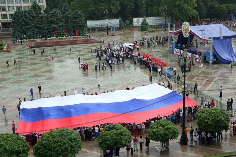 В Махачкале прошел флешмоб, посвященный «Дню России»