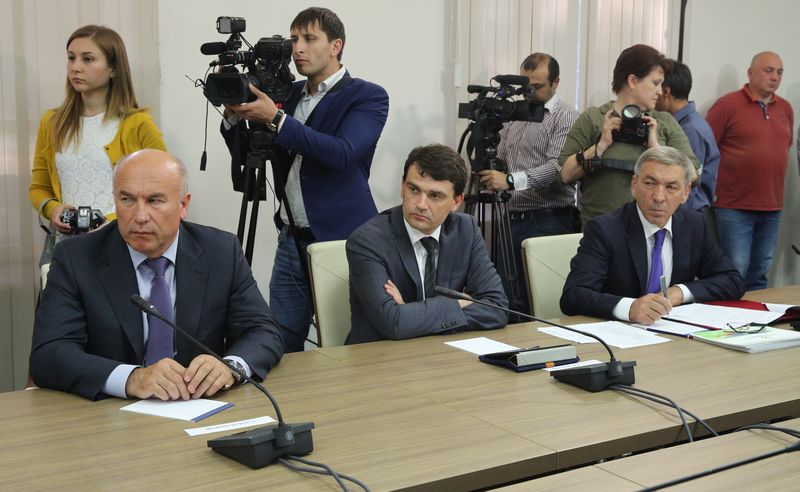Дмитрий Медведев провел совещание по вопросам строительства школ в СКФО
