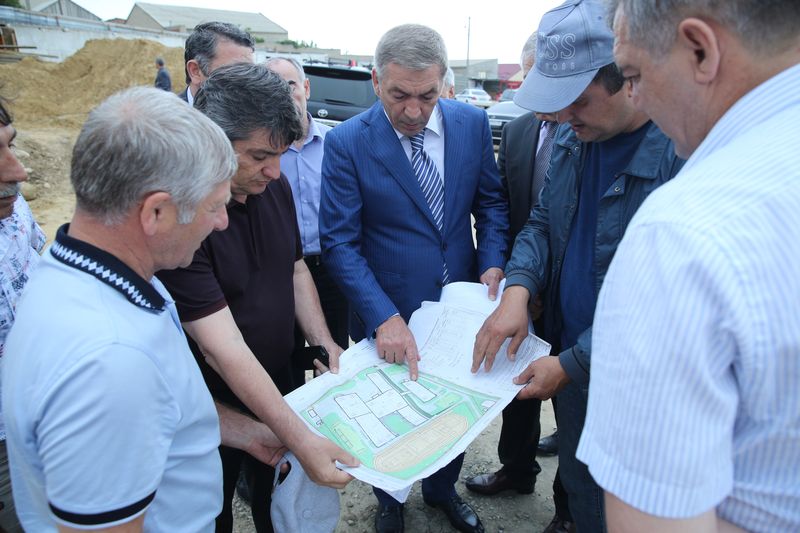 Председатель Правительства РД ознакомился с ходом строительства школы в Махачкале