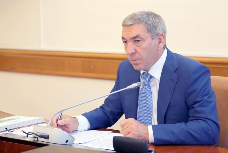 В Правительстве Дагестана обсудили вопросы строительства школ в республике