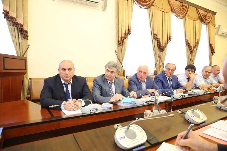 Под руководством Абдусамада Гамидова обсуждены вопросы обеспечения Махачкалы качественной питьевой водой