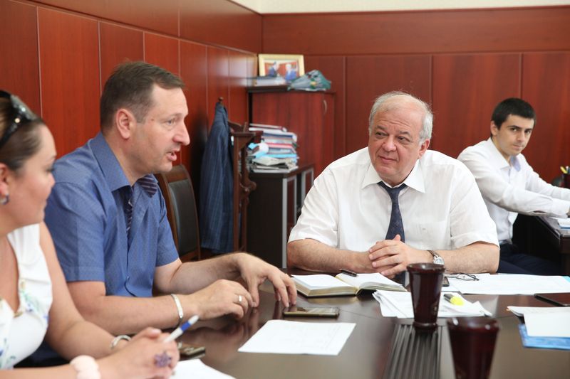 В Правительстве Дагестана обсудили подготовку к проекту «Маяки дружбы. Башни Кавказа»-2017