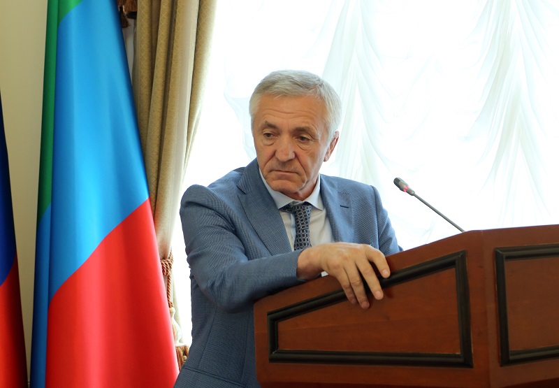 Абдусамад Гамидов: «Мы обязаны своевременно обеспечить жильем детей-сирот»