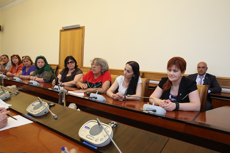 Председатель Правительства Дагестана встретился с инициативной группой Дербента
