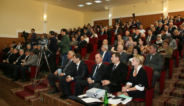 А.Карибов принял участие в семинаре-совещании по развитию образования в Дагестане