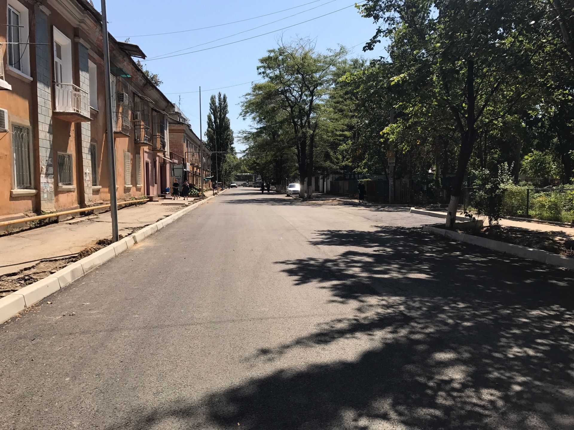 Рамазан Алиев проинспектировал ход дорожных работ на улице Титова в Махачкале