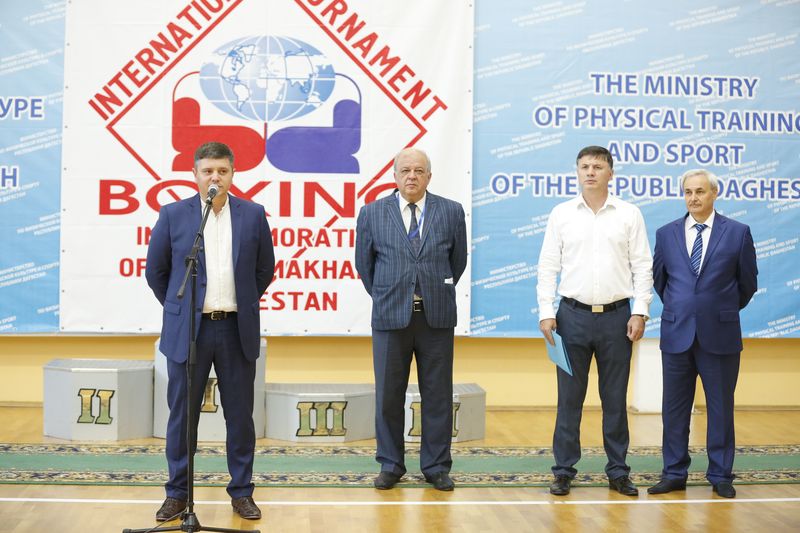 XIX Международный турнир по боксу памяти Магомед-Салама Умаханова торжественно открылся в Дагестане