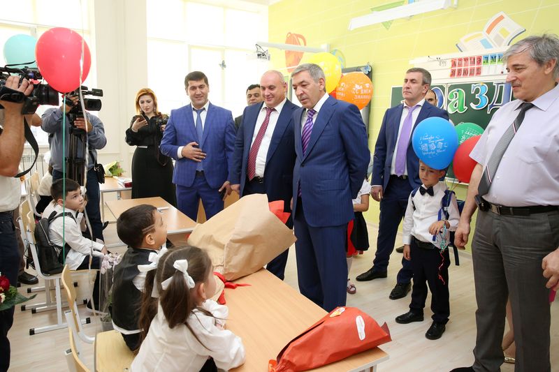 Абдусамад Гамидов принял участие в открытии новой школы в микрорайоне «Ак-Гёль» г. Махачкалы