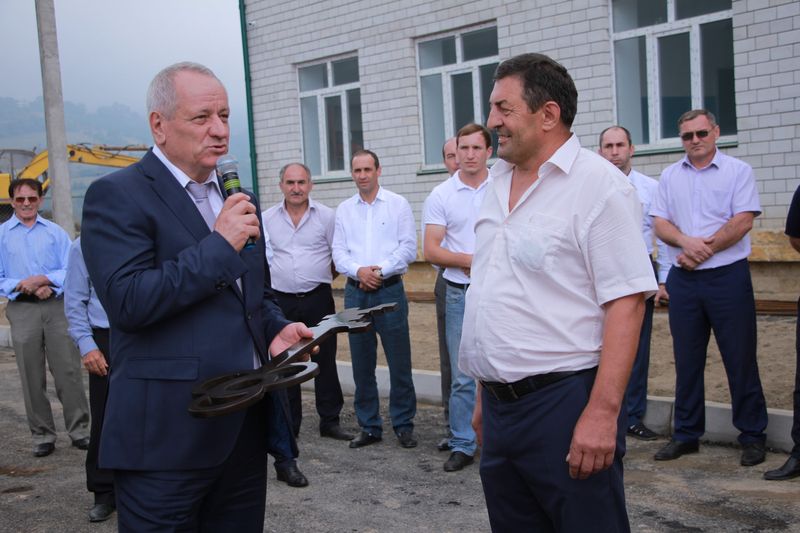 Рамазан Алиев принял участие в церемонии открытия школы в селе Джирабачи Кайтагского района
