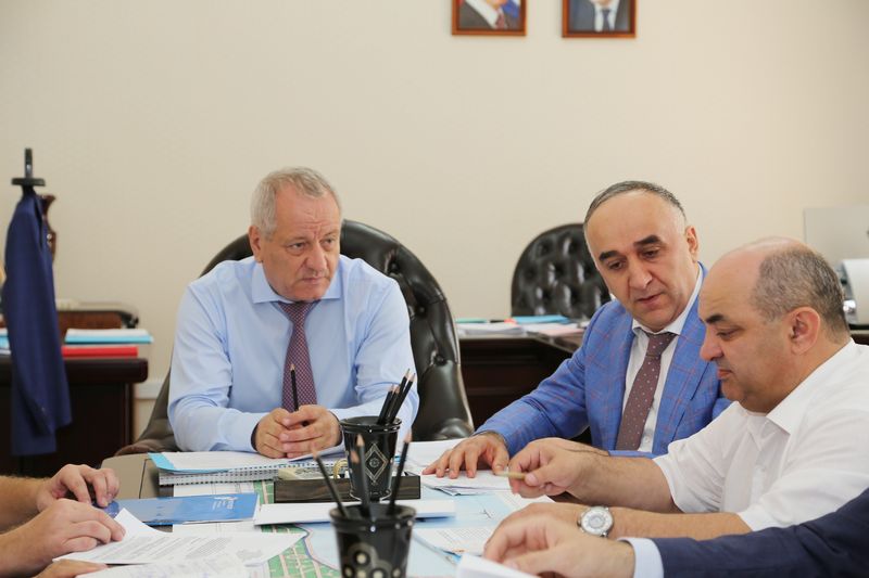 Необходимость достижения 85% доли государственных услуг Росреестра, предоставленных в МФЦ по принципу «одного окна» обсудили в Правительстве
