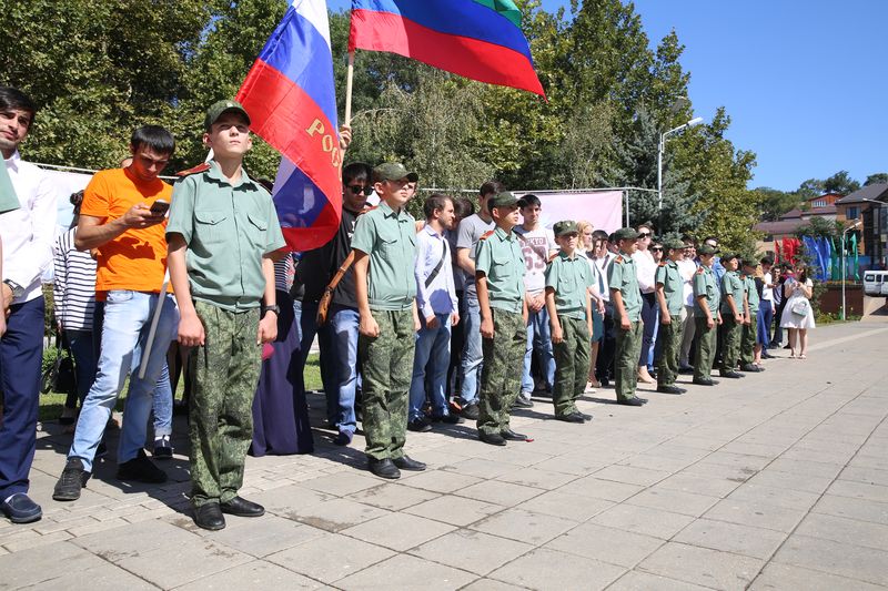 В Дагестане торжественно открылись Гамзатовские дни «Белые журавли»