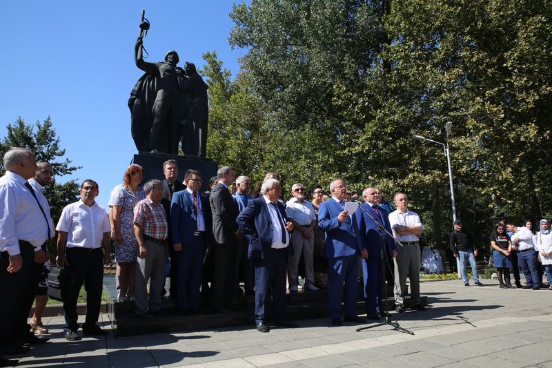 В Дагестане торжественно открылись Гамзатовские дни «Белые журавли»