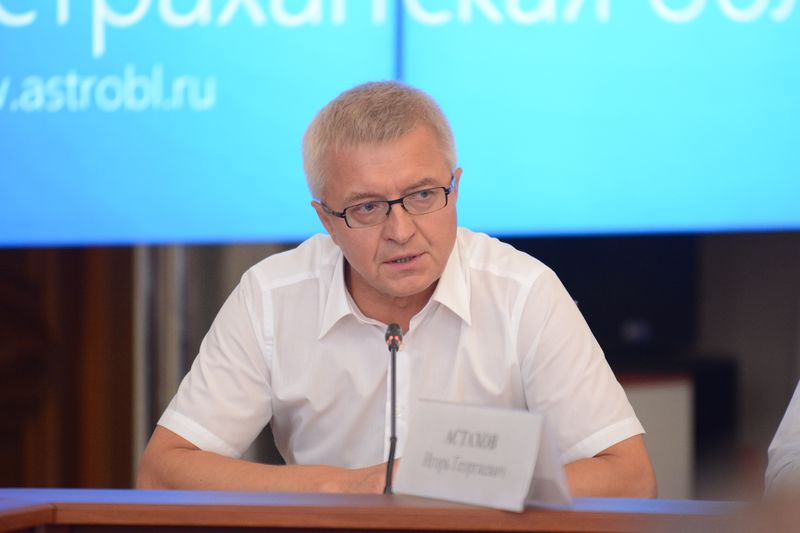 Реализацию приоритетного проекта «Безопасные и качественные дороги» в ЮФО и СКФО обсудили в Астрахани