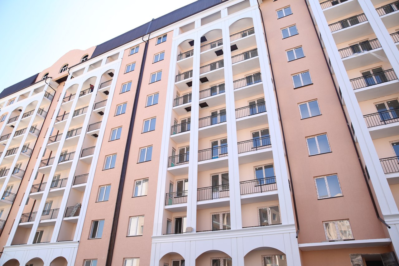 Восемь многоквартирных домов в микрорайоне «Порт-Петровск» готовы принять жильцов