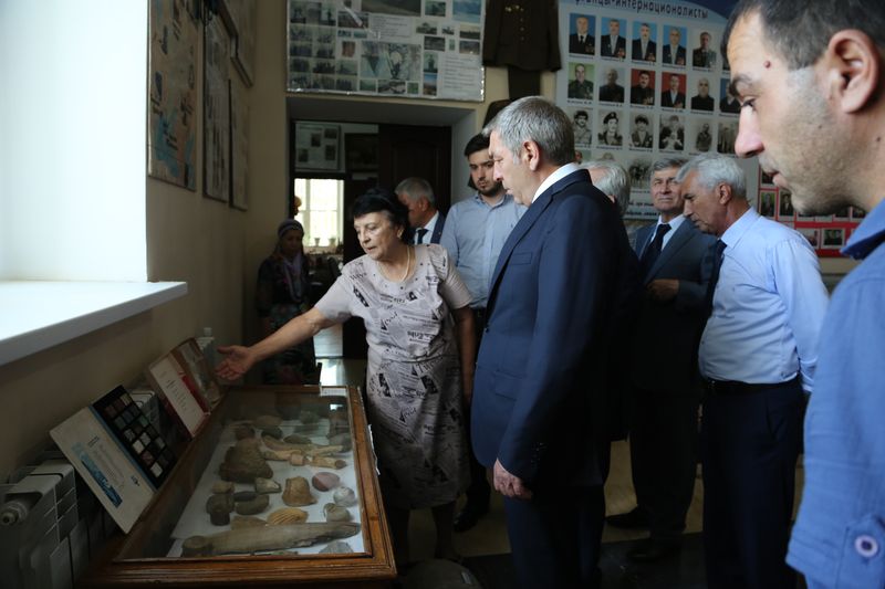 Глава Правительства Дагестана проверил ход реализации программы благоустройства парковых зон в Дагогнях
