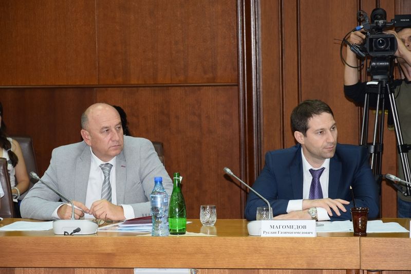 Вопросы межрегионального сотрудничества между Дагестаном и Санкт-Петербургом обсудили в Махачкале